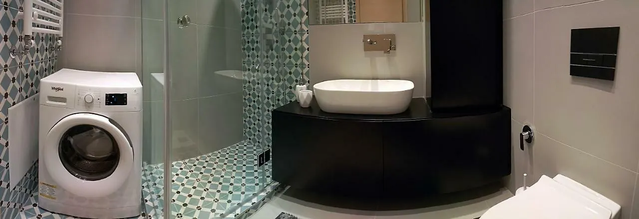 Comely N Gusto Luxury Apts. Салоники