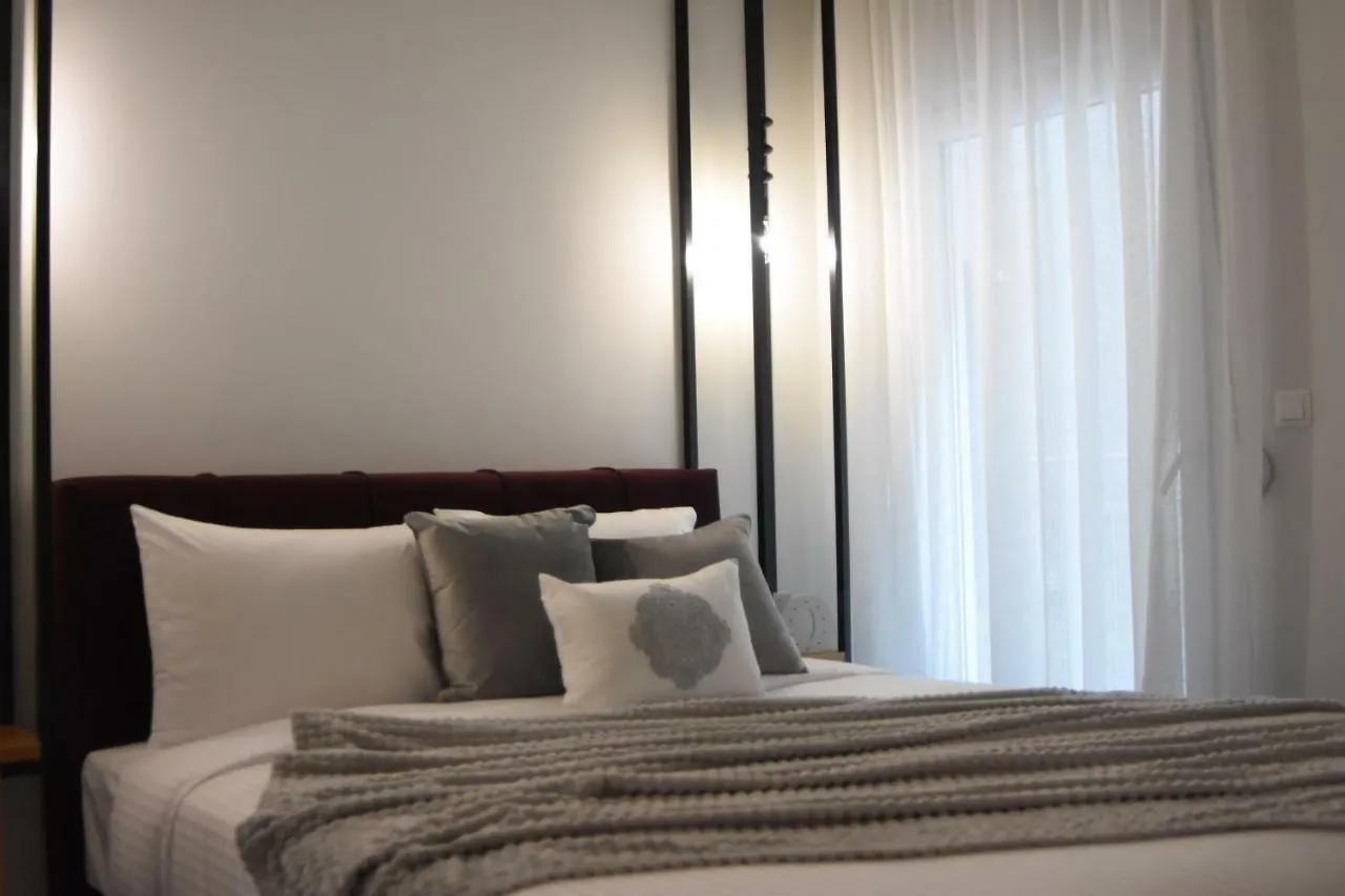 Comely N Gusto Luxury Apts. Салоники